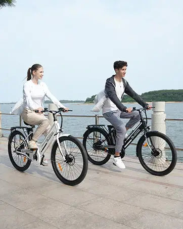 LavishApe Evercross EK8S City E-Bike in Aktion, ideal für urbanen Lifestyle