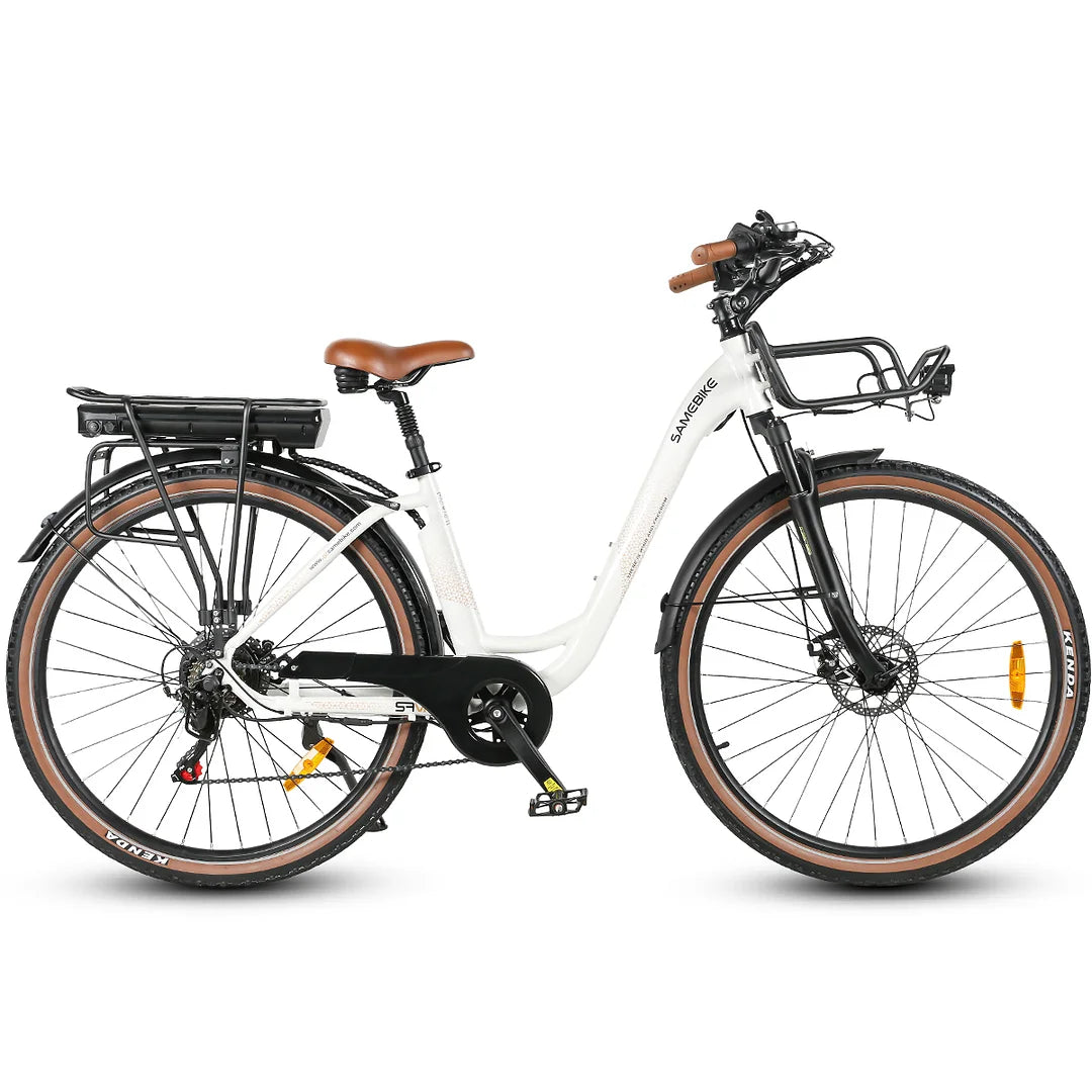 Weißes SAMEBIKE RS-A07 City E-Bike mit braunem Sattel und braunen Lenkergriffen, ausgestattet mit einem 500W Motor und 36V 13Ah Akku, Seitenansicht.