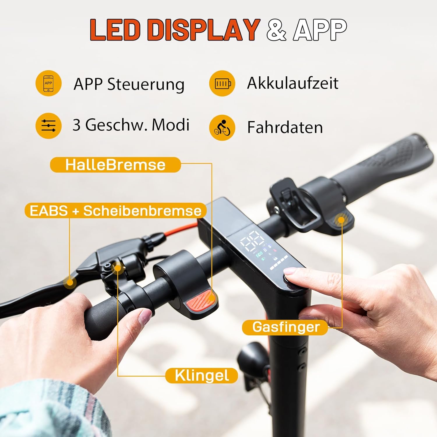 Nahaufnahme des LED-Displays und der App-Steuerung des EV85F E-Scooters mit Beschriftungen für Hallenbremse, EABS, Gasfinger und Klingel.