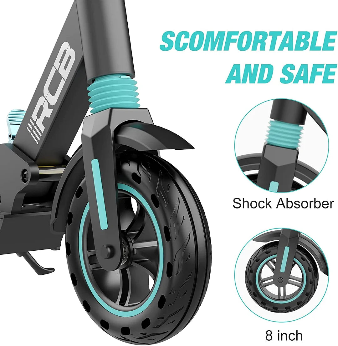 Nahaufnahme des Vorderrads des R13 E-Scooters mit dem Text "Comfortable and Safe". Es zeigt den Stoßdämpfer und die 8-Zoll-Reifen.