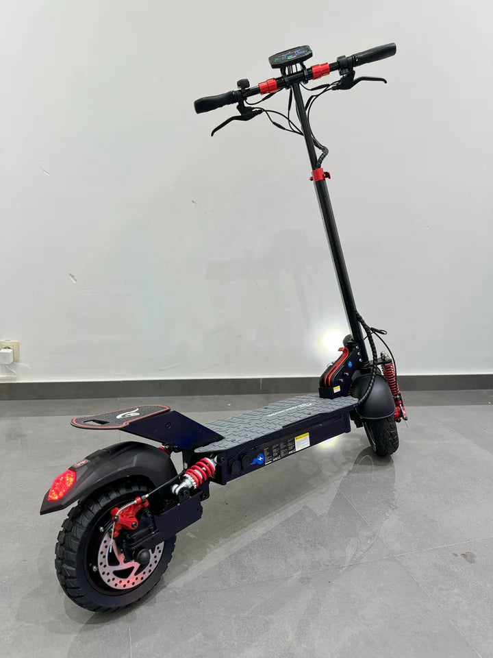 Hinteransicht des Evercross H7-HB24Max E-Scooters mit starkem Hinterradantrieb und Scheibenbremsen