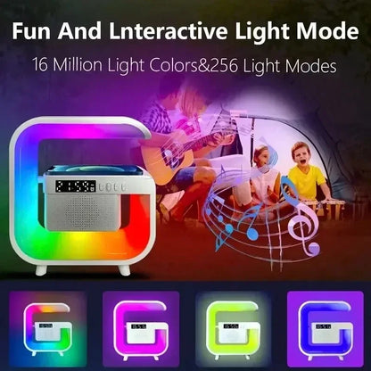 Kabelloses Ladegerät und Lautsprecher in einem Zelt-Setting mit Familie, RGB-Lichtmodi und Text: "Fun And Interactive Light Mode, 16 Million Light Colors & 256 Light Modes".