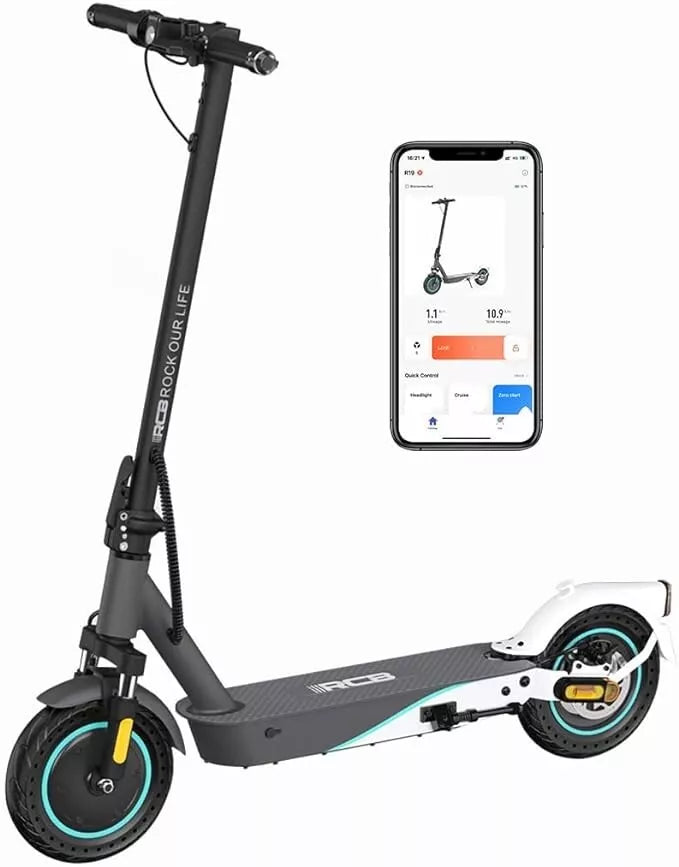 Ein R19 E-Scooter neben einem Smartphone, das die Steuerungs-App zeigt.