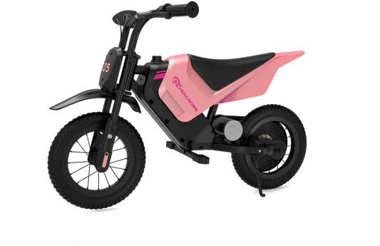 Das EV05M Kinder-Elektromotorrad in Pink mit schwarzem Sitz und EVERCROSS-Logo auf dem Rahmen, seitliche Ansicht.